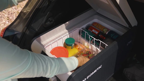 Automašīnas ledusskapis CFX3 35 Dometic bagāžniekā